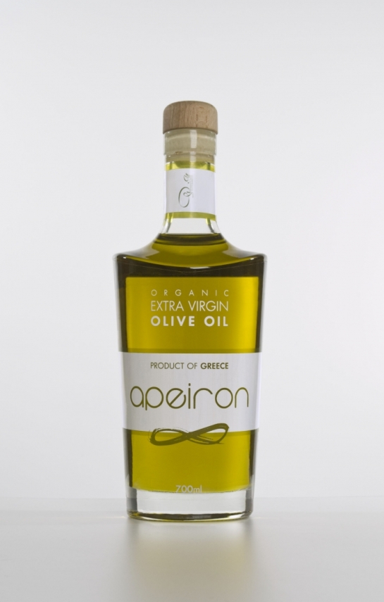 Organic extra virgin olive oil by Apeiron.